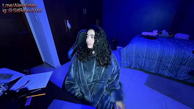 Snapshot of Ales_Kitten chatting on March 12, 1:47 am Ales Kitten online show from March 12, 1:47 am