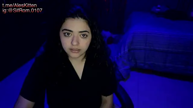 Snapshot of Ales_Kitten chatting on February 22, 9:23 am Ales Kitten online show from February 22, 9:23 am