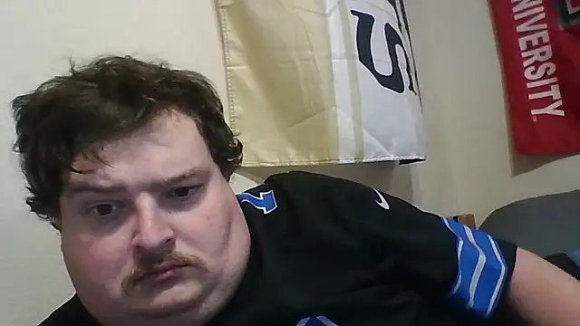 Snapshot of YelpedAverting chatting on October 12, 10:55 pm YelpedAverting online show from October 12, 10:55 pm