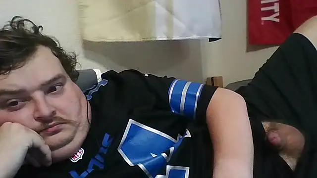 Snapshot of YelpedAverting chatting on October 9, 8:20 pm YelpedAverting online show from October 9, 8:20 pm