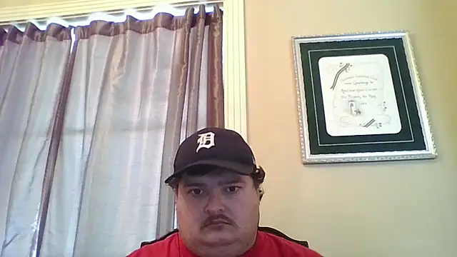 Snapshot of YelpedAverting chatting on October 10, 7:58 pm YelpedAverting online show from October 10, 7:58 pm