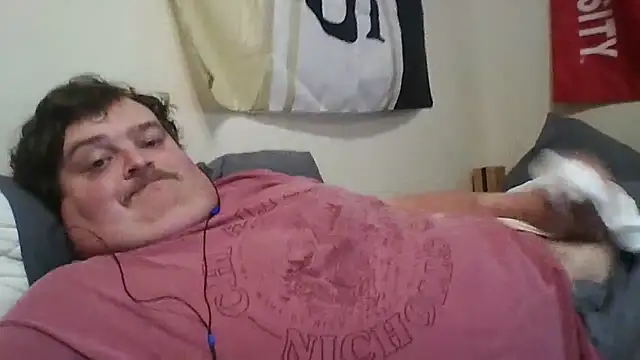 Snapshot of YelpedAverting chatting on October 7, 8:21 pm YelpedAverting online show from October 7, 8:21 pm