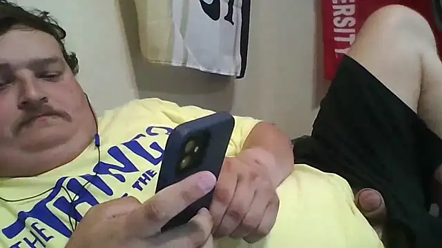 Snapshot of YelpedAverting chatting on September 8, 9:25 pm YelpedAverting online show from September 8, 9:25 pm