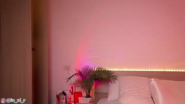 Snapshot of Lexi_Reed chatting on October 19, 2:31 pm Lexi Reed online show from October 19, 2:31 pm