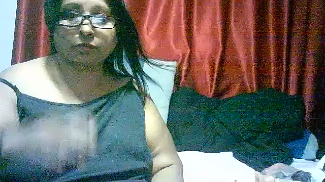 Snapshot of raniofsex02 chatting on March 6, 3:13 am raniofsex02 online show from March 6, 3:13 am