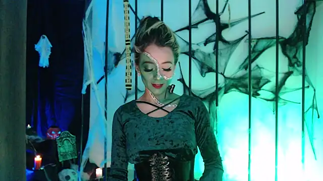 penny sweett  online show from October 31, 11:55 pm