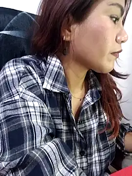 Snapshot of ZUCAAT chatting on October 24, 10:53 pm ZUCAAT online show from October 24, 10:53 pm