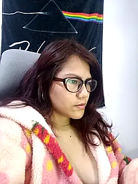 Snapshot of ZUCAAT chatting on October 9, 3:45 pm ZUCAAT online show from October 9, 3:45 pm