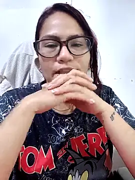 Snapshot of ZUCAAT chatting on October 17, 10:44 pm ZUCAAT online show from October 17, 10:44 pm