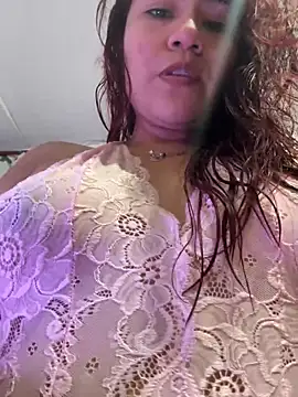 Snapshot of ZUCAAT chatting on February 22, 5:44 am ZUCAAT online show from February 22, 5:44 am