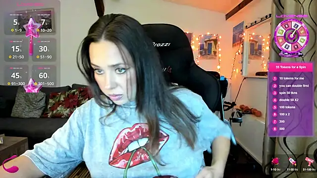 Snapshot of PlayfulGoddess chatting on October 7, 1:01 pm PlayfulGoddess online show from October 7, 1:01 pm
