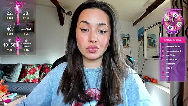 Snapshot of PlayfulGoddess chatting on October 11, 8:15 am PlayfulGoddess online show from October 11, 8:15 am