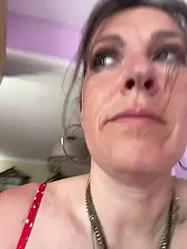 Snapshot of Lwhite1 chatting on June 25, 3:39 pm Lwhite1 online show from June 25, 3:39 pm