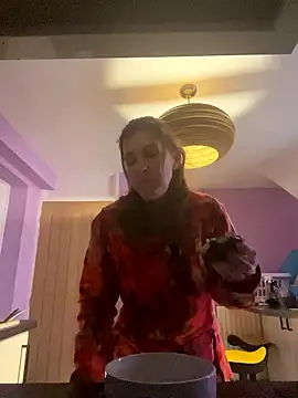 Lwhite1 online show from January 8, 4:35 pm