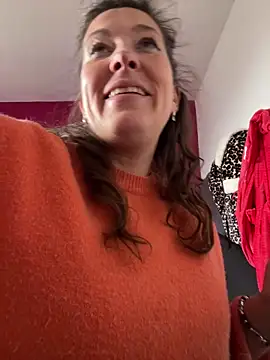 Lwhite1 online show from March 23, 4:40 pm