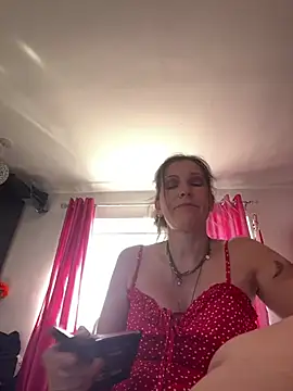 Snapshot of Lwhite1 chatting on May 25, 3:55 pm Lwhite1 online show from May 25, 3:55 pm