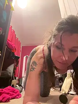 Lwhite1 online show from December 14, 11:32 pm