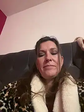 Lwhite1 online show from April 16, 10:23 pm