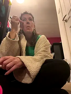 Lwhite1 online show from December 17, 4:45 pm