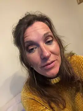 Lwhite1 online show from February 6, 4:47 pm