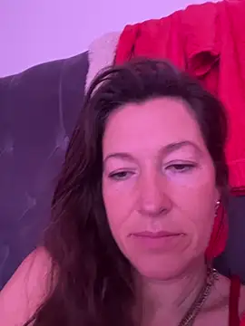 Snapshot of Lwhite1 chatting on May 6, 8:51 am Lwhite1 online show from May 6, 8:51 am
