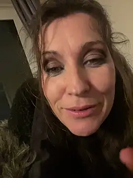 Lwhite1 online show from April 3, 11:55 pm