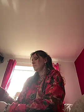 Lwhite1 online show from April 4, 2:23 pm