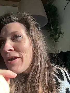 Lwhite1 online show from March 21, 3:57 pm