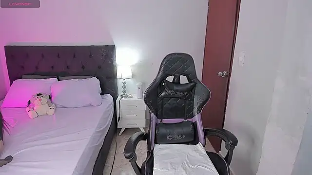 evelyn 23 online show from October 22, 2:49 pm