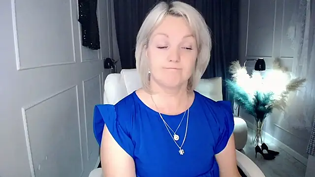 Juarnea online show from November 27, 10:10 pm