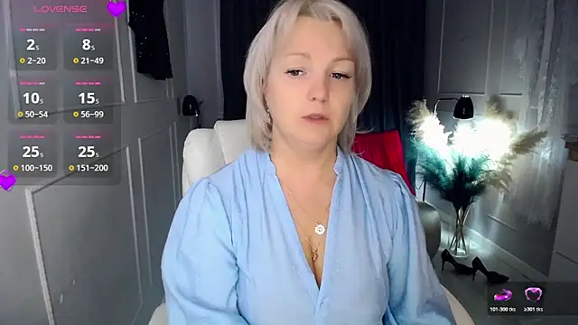 Juarnea online show from October 31, 5:48 am