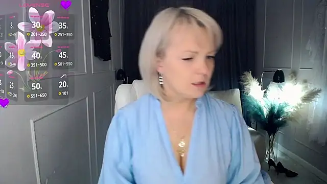 Juarnea online show from October 10, 1:01 pm