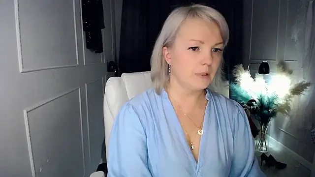 Juarnea online show from December 22, 12:05 pm