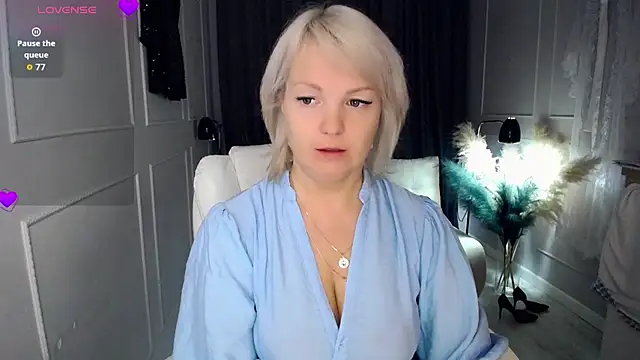 Juarnea online show from November 7, 4:17 am