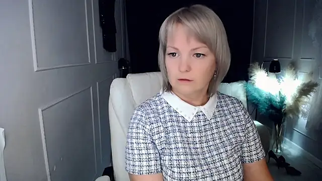 Snapshot of Juarnea chatting on February 9, 2:15 pm Juarnea online show from February 9, 2:15 pm