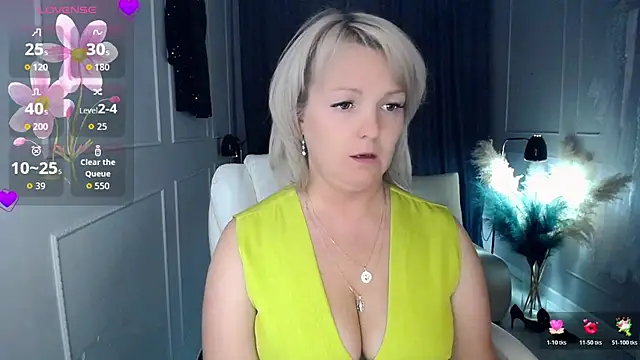 Juarnea online show from October 18, 1:24 pm