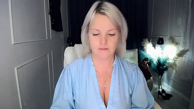 Juarnea online show from December 4, 5:34 pm