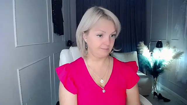 Juarnea online show from October 8, 8:42 pm