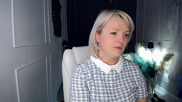 Snapshot of Juarnea chatting on February 1, 10:46 am Juarnea online show from February 1, 10:46 am