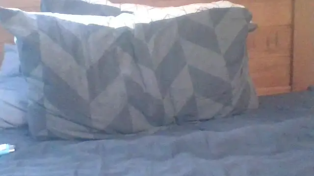 Theo-rose10 online show from November 13, 11:30 pm