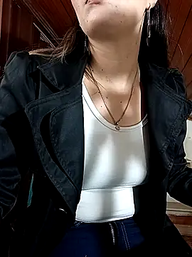Snapshot of merlinaadams_ chatting on October 10, 5:03 pm merlinaadams online show from October 10, 5:03 pm