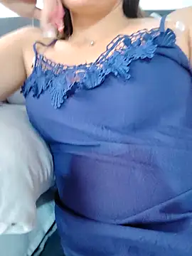 Snapshot of merlinaadams_ chatting on September 8, 4:39 pm merlinaadams online show from September 8, 4:39 pm