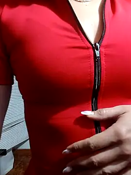 Snapshot of merlinaadams_ chatting on May 16, 2:10 am merlinaadams online show from May 16, 2:10 am