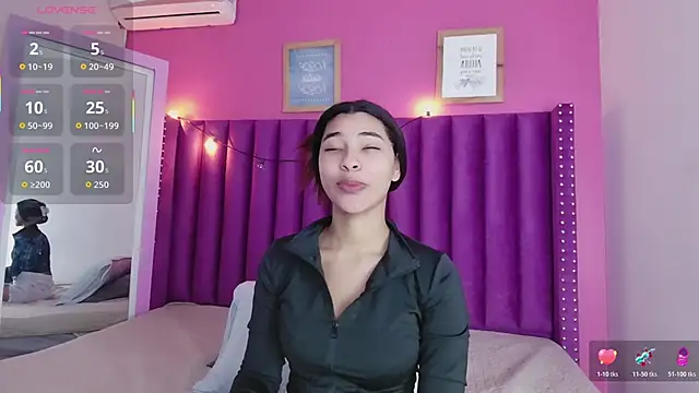 Snapshot of littleebonny chatting on October 18, 1:13 pm littleebonny online show from October 18, 1:13 pm