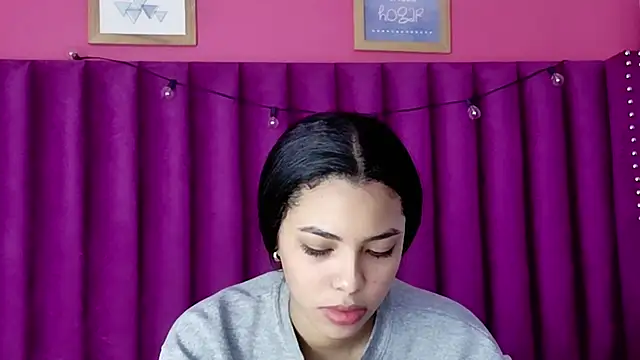 littleebonny online show from December 22, 12:38 pm