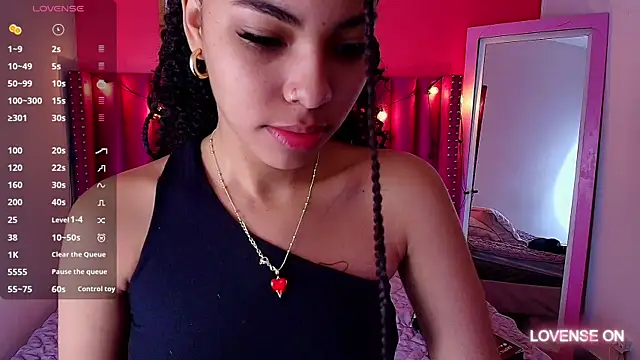 Snapshot of littleebonny chatting on February 19, 12:55 pm littleebonny online show from February 19, 12:55 pm