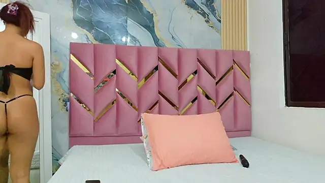 littleebonny online show from December 21, 1:02 pm