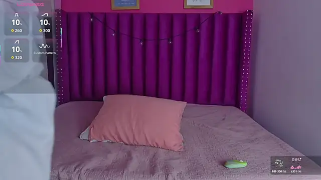 Snapshot of littleebonny chatting on October 31, 12:57 pm littleebonny online show from October 31, 12:57 pm