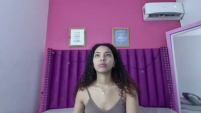 littleebonny online show from February 10, 12:04 pm