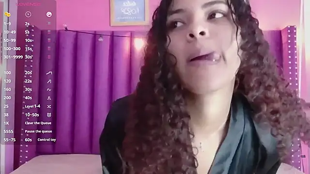 Snapshot of littleebonny chatting on September 27, 2:39 am littleebonny online show from September 27, 2:39 am